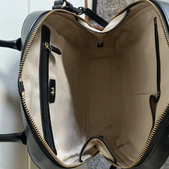 Radley London like new condition real leather black crossbody or shoulder bag - Picture 7 of 11